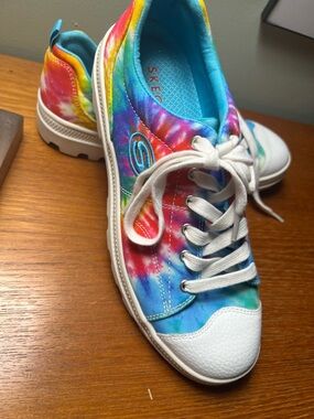 Skechers Women's Tie-Dye Low Top Sneakers - White & Multicolor-size 10
